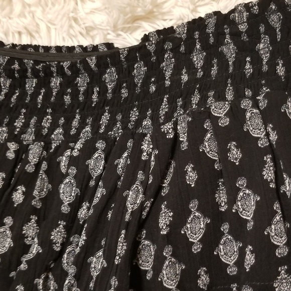 NWOT Off the Shoulder Top Small - Picture 4 of 4